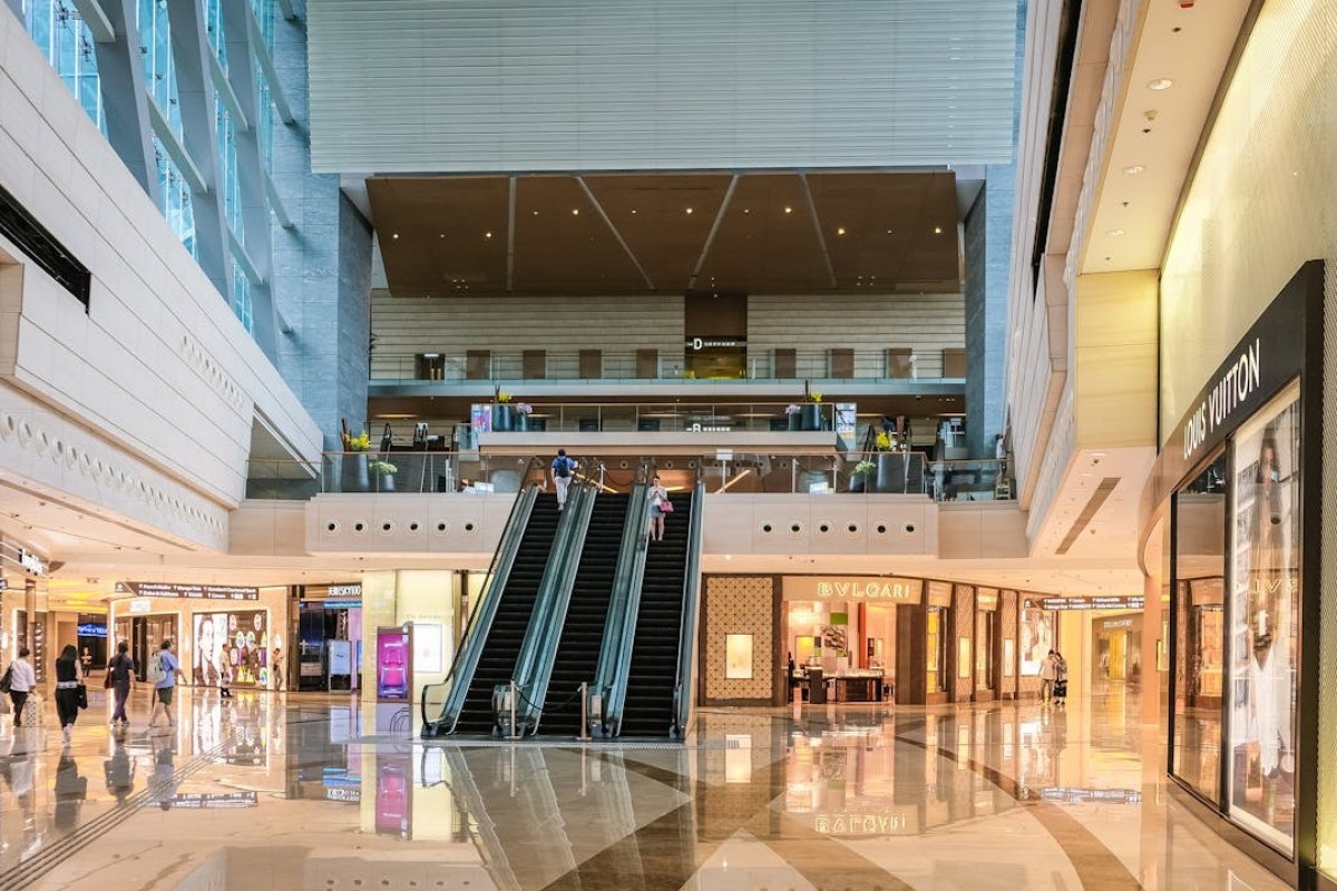 KEKINIAN Banget! 3 Super Mall di Balikpapan - Pusat Perbelanjaan Terluas dan Terlengkap dengan Desain Interior Mengagumkan, Cocok Buat Konten Tiktok?